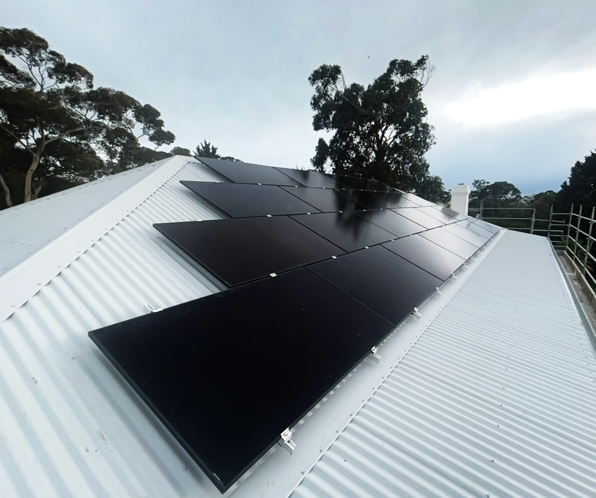 12.7kw of Aiko all black panels, Officer