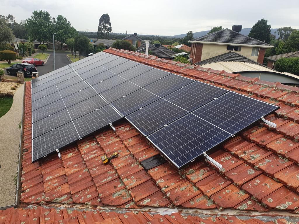 18 x jinko cheetah solar panels